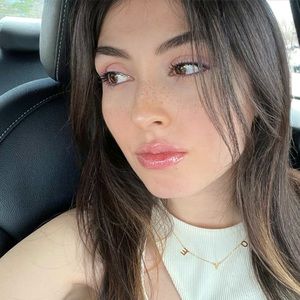 Meet your Posher, Selinsu